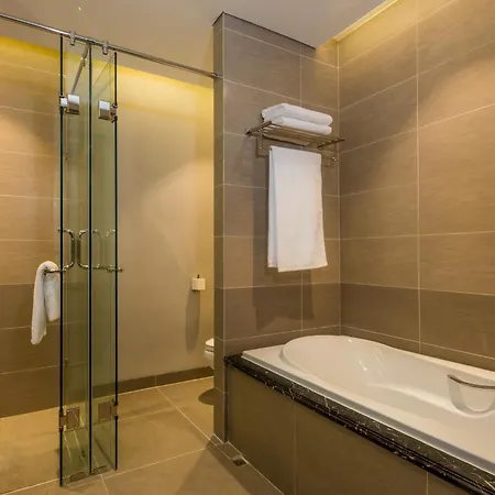Beachfront Luxury Apartment - Rooftop Pool - Дананг Экстерьер фото