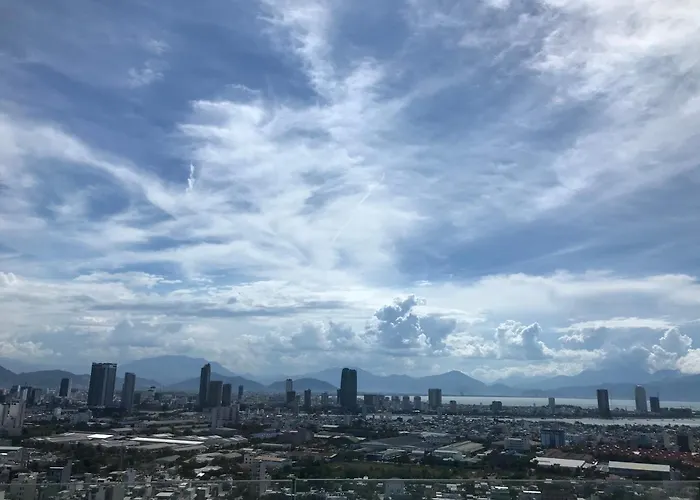 Beachfront Luxury Apartment - Rooftop Pool - Da Nang